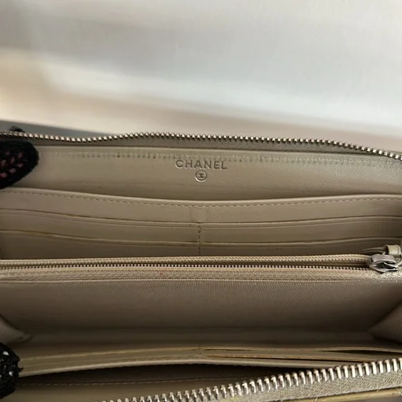 BLACK FRIDAY GIVEAWAY! Chanel Patent Leather Quilted Champagne Wallet - Picture 10 of 16